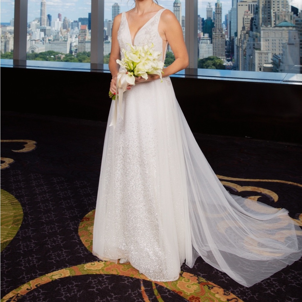 Elegant White Sleeveless Gown